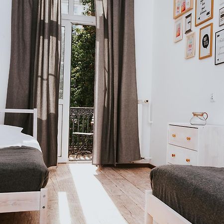 Erasmus Dorm Hotel วอร์ซอ ภายนอก รูปภาพ