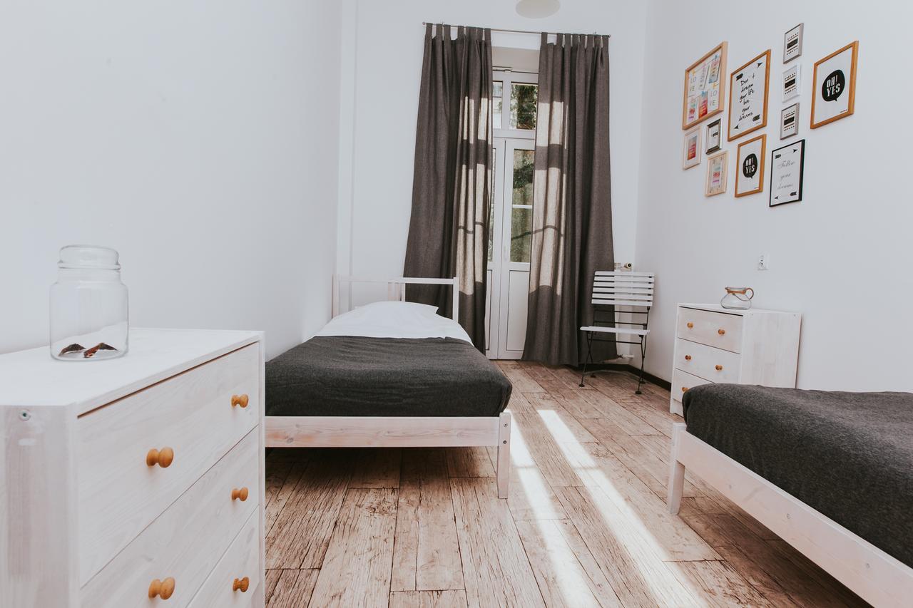 Erasmus Dorm Hotel วอร์ซอ ภายนอก รูปภาพ