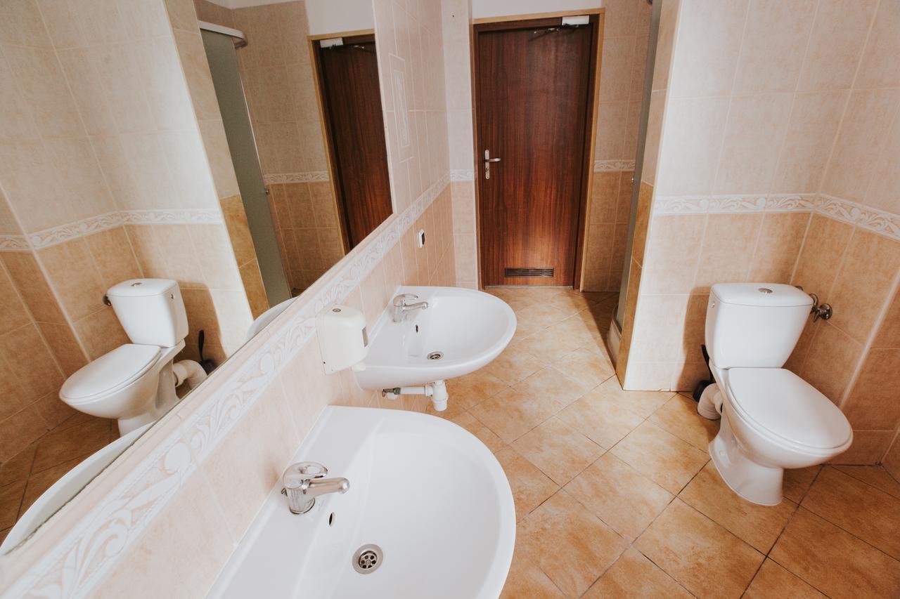 Erasmus Dorm Hotel วอร์ซอ ภายนอก รูปภาพ