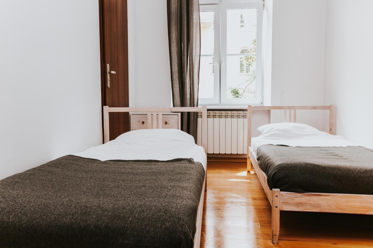 Erasmus Dorm Hotel วอร์ซอ ภายนอก รูปภาพ