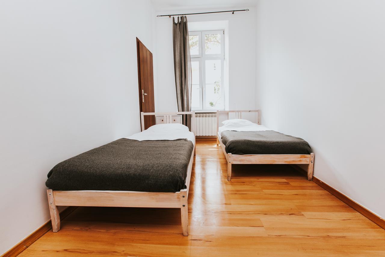 Erasmus Dorm Hotel วอร์ซอ ภายนอก รูปภาพ