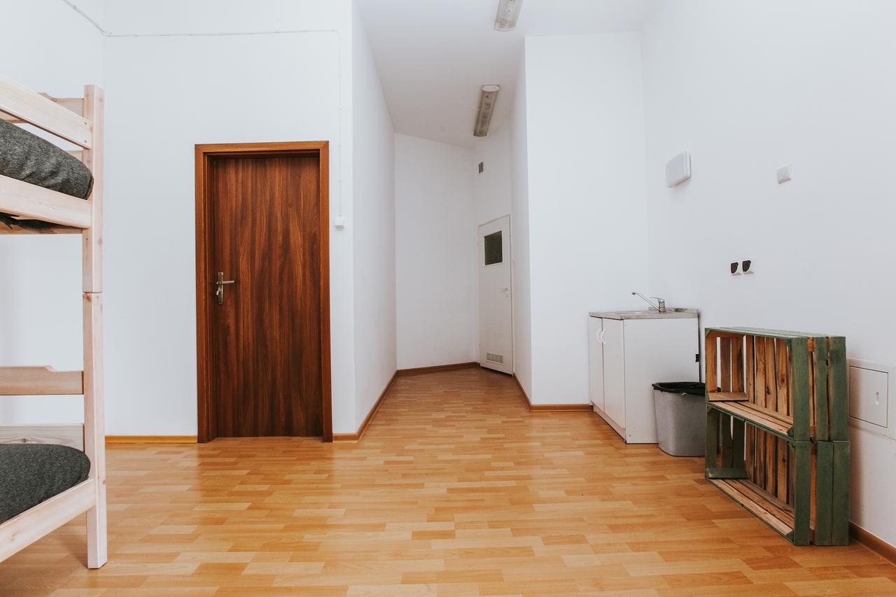 Erasmus Dorm Hotel วอร์ซอ ภายนอก รูปภาพ