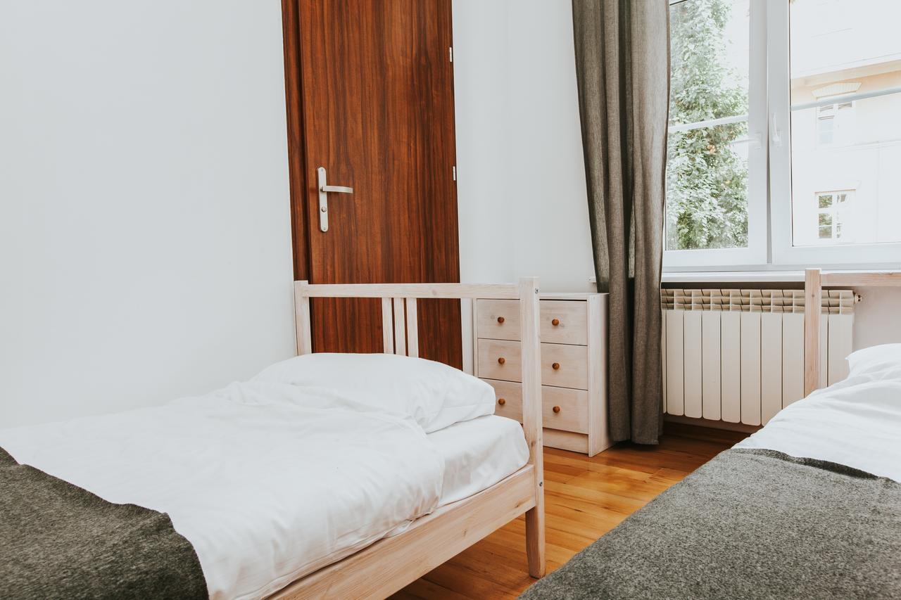 Erasmus Dorm Hotel วอร์ซอ ภายนอก รูปภาพ